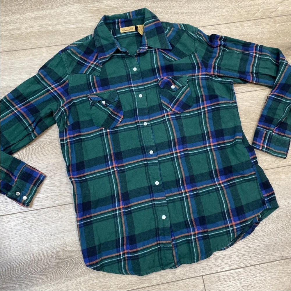 Women’s Button Up Shirt Wrangler Size Medium Plaid Flannel Western